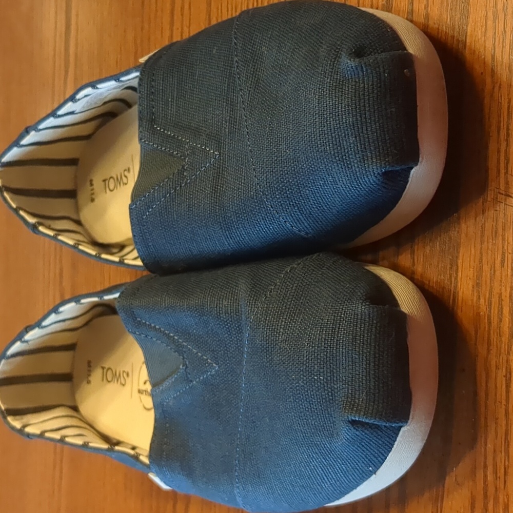 Toms navy slip ons (mens) - Picture 3 of 5